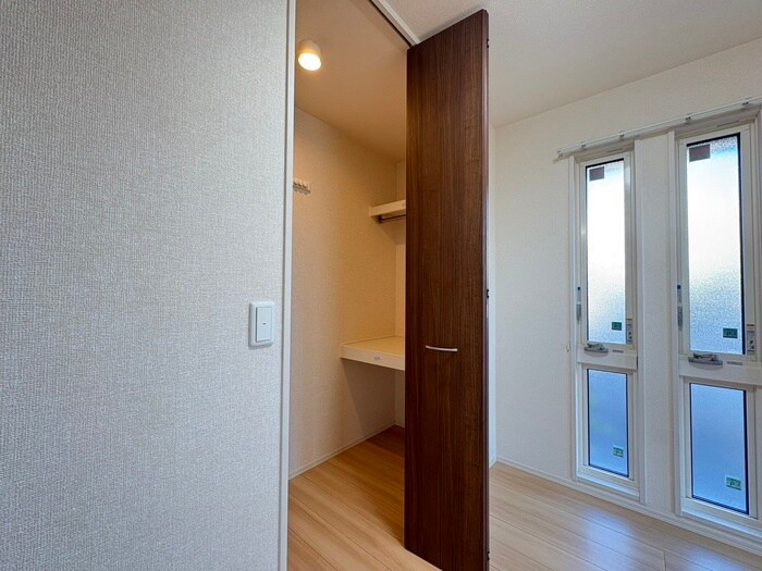 物件内観写真11　(収納)