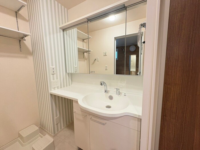 物件内観写真13　(洗面)