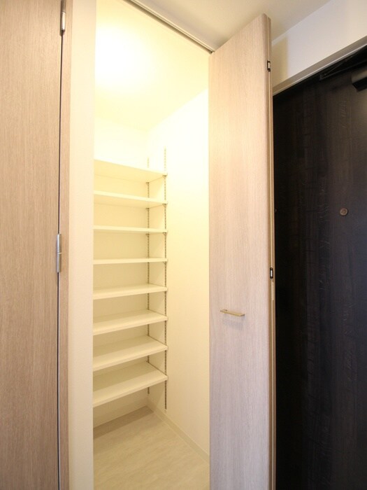 物件内観写真12　(靴箱)