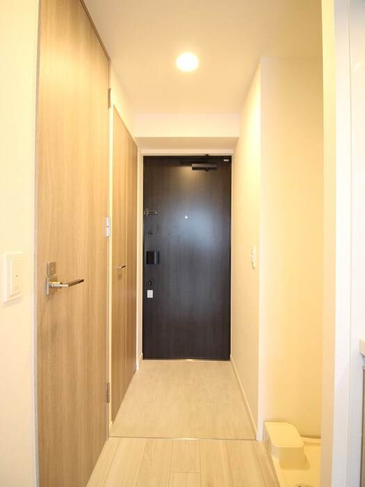 物件内観写真13　(玄関)