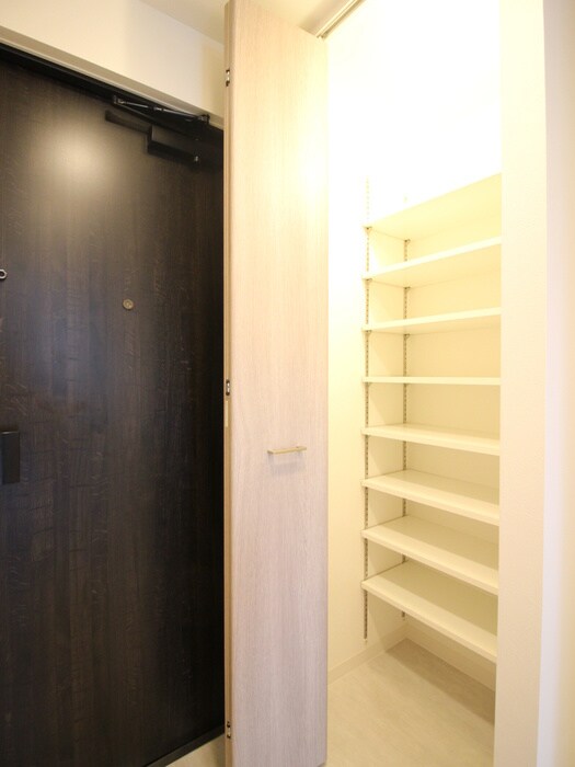 物件内観写真15　(靴箱)