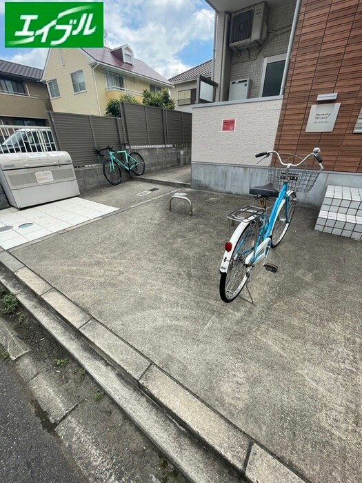 物件外観写真5　(駐輪場)