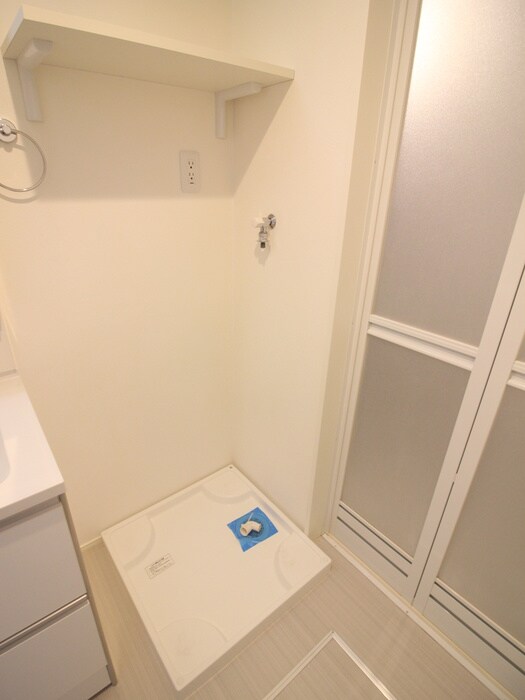 物件内観写真18　(洗濯機置場)