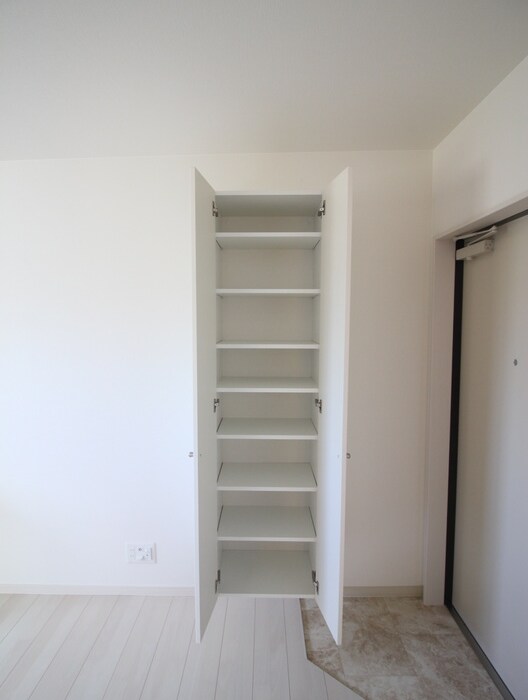 物件内観写真18　(靴箱)