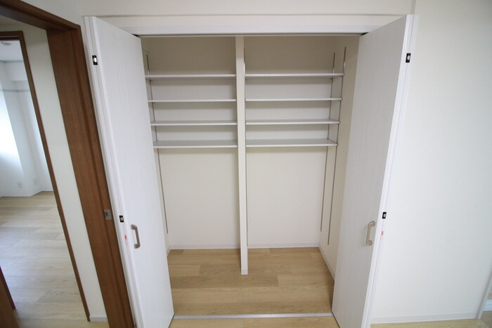 物件内観写真18　(収納)