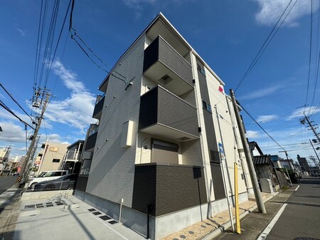 e-house 志賀本通外観写真