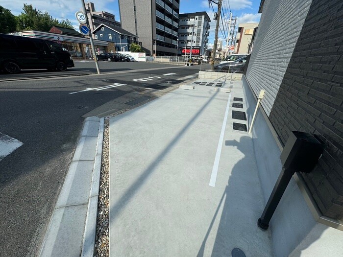 物件外観写真2　(駐車場)