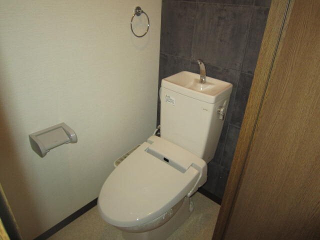 物件内観写真13　(トイレ)