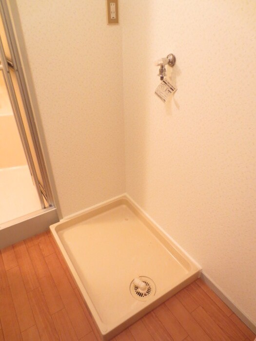 物件内観写真11　(洗濯機置場)