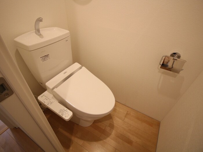 物件内観写真8　(トイレ)