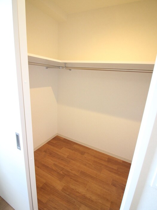 物件内観写真13　(収納)