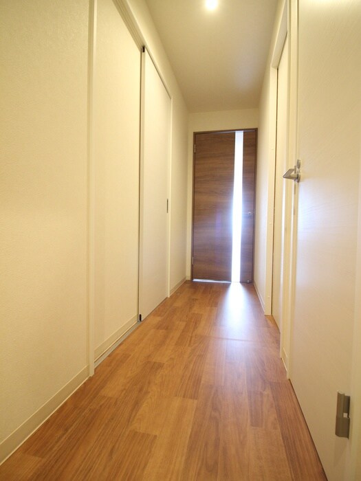 物件内観写真17　(廊下)