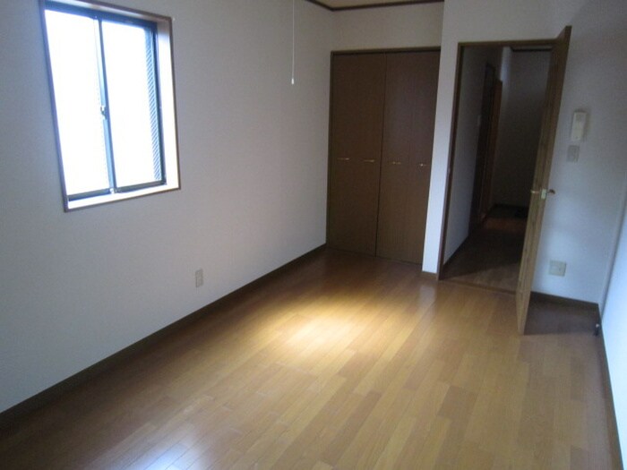 物件内観写真4　(居室)