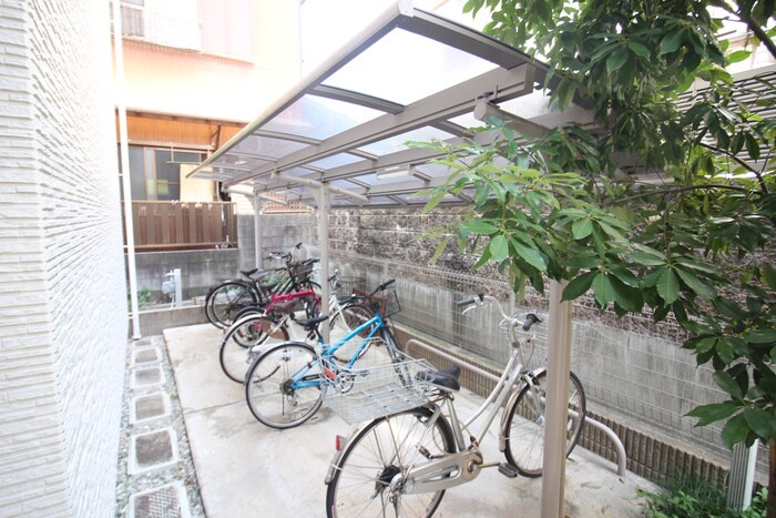 物件外観写真5　(駐輪場)