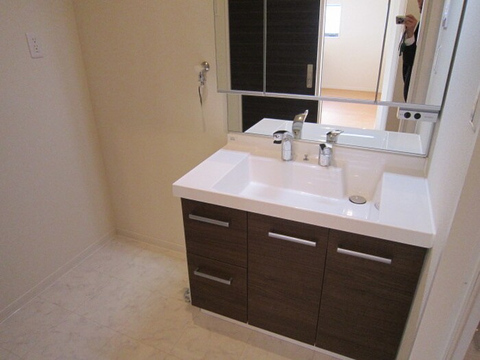物件内観写真11　(洗面)