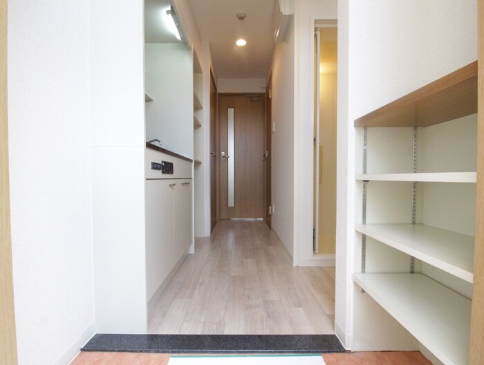 物件内観写真17　(廊下)