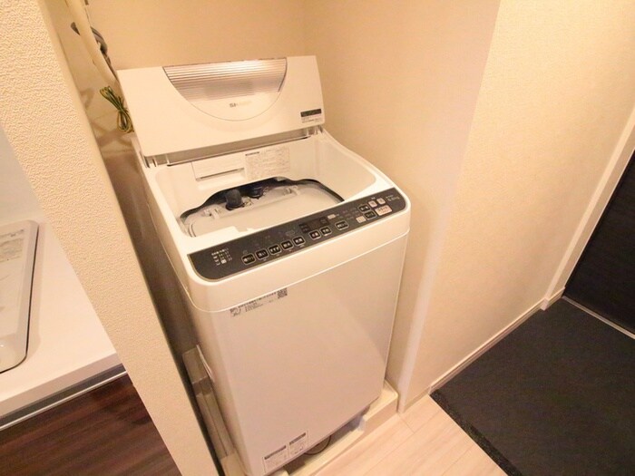 物件内観写真13　(洗濯機置場)