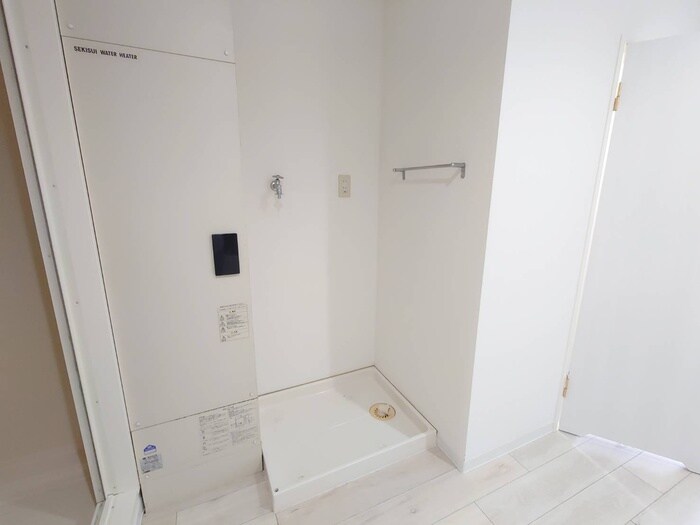 物件内観写真12　(洗濯機置場)