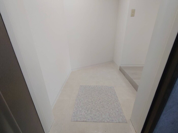物件内観写真14　(玄関)