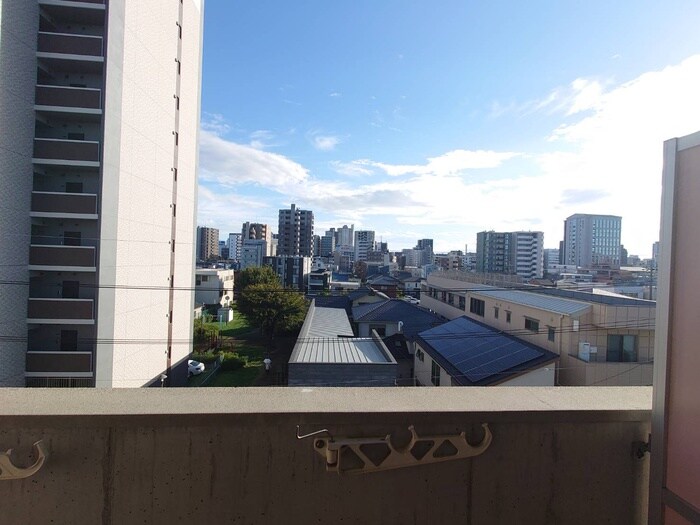 物件内観写真16　(室内からの展望)