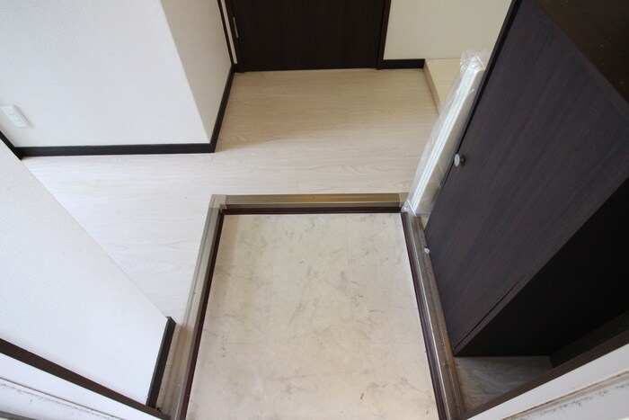 物件内観写真7　(玄関)