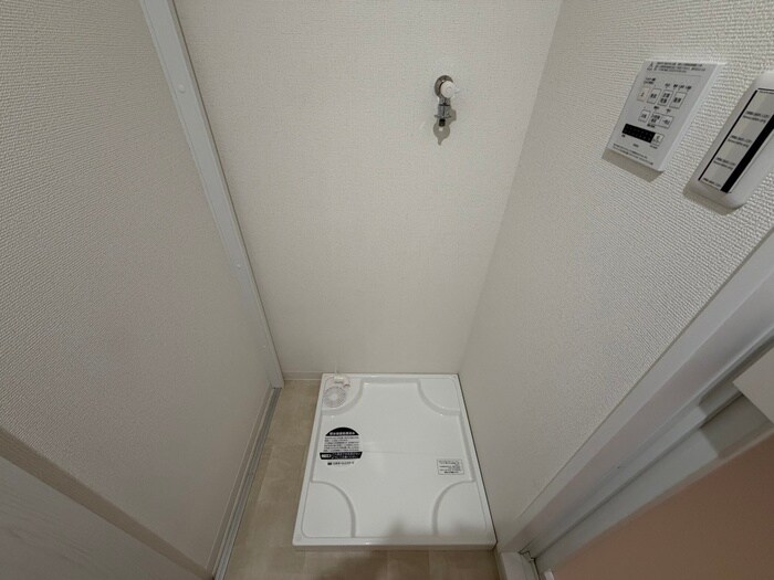 物件内観写真14　(洗濯機置場)