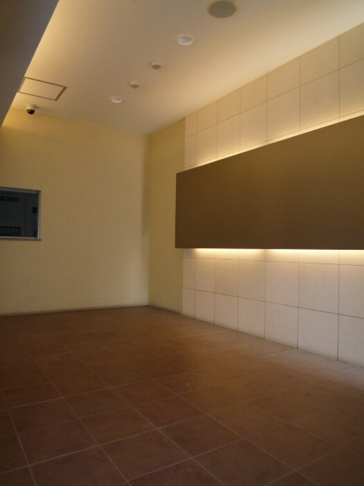 物件外観写真5　(エントランス部分)