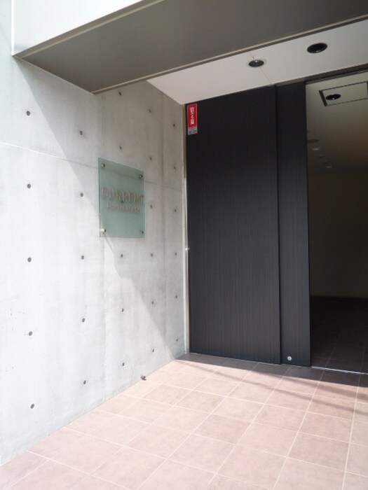 物件外観写真6　(エントランス部分)
