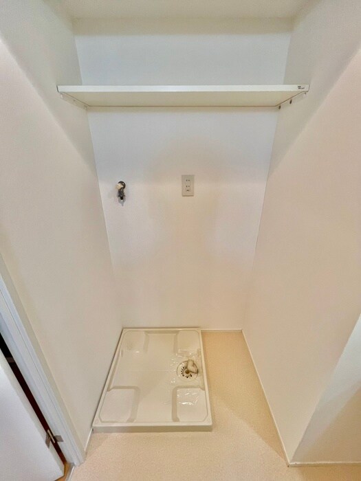 物件内観写真13　(洗濯機置場)