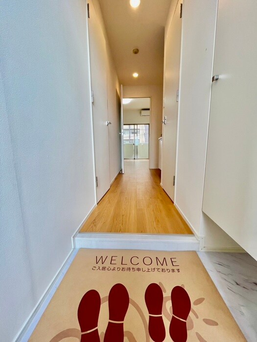 物件内観写真17　(玄関)