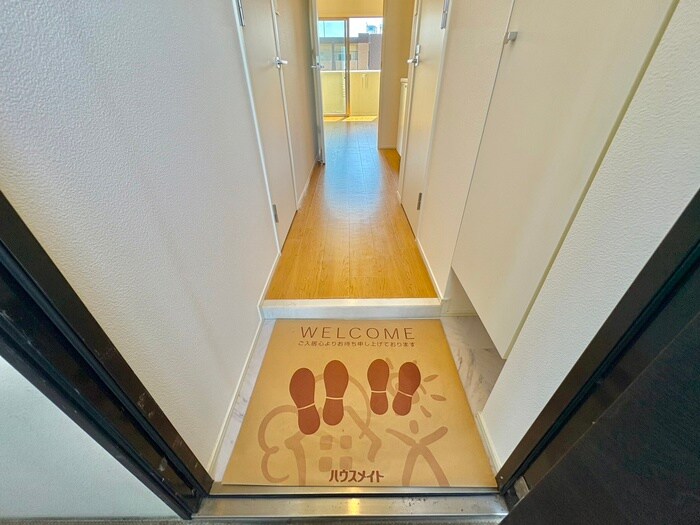 物件内観写真17　(玄関)