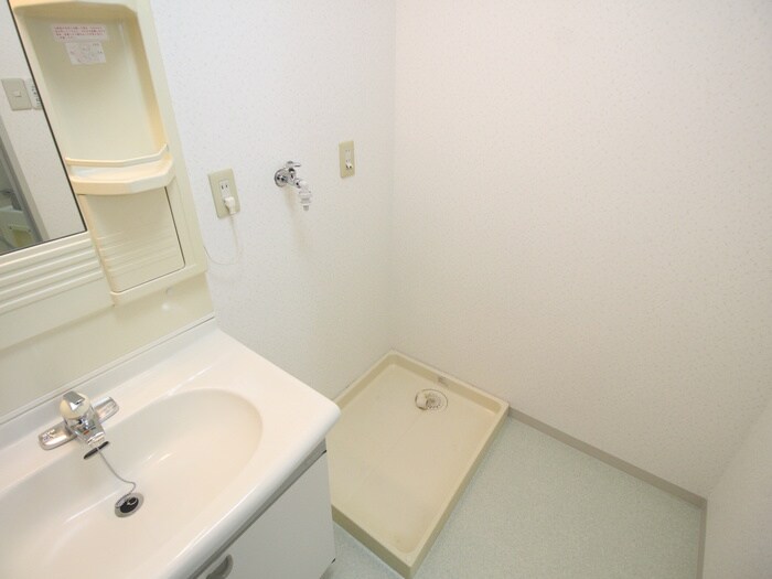 物件内観写真17　(洗濯機置場)