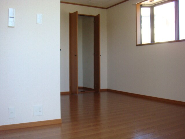 物件内観写真4　(居室)
