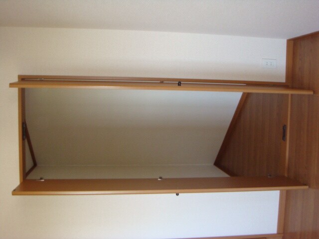 物件内観写真6　(収納)