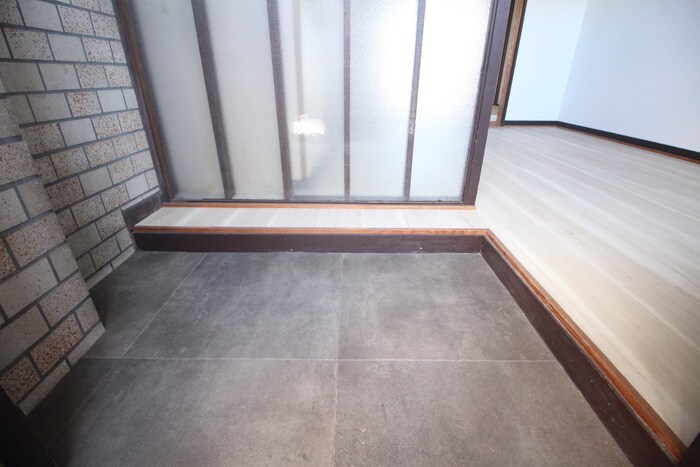 物件内観写真13　(玄関)