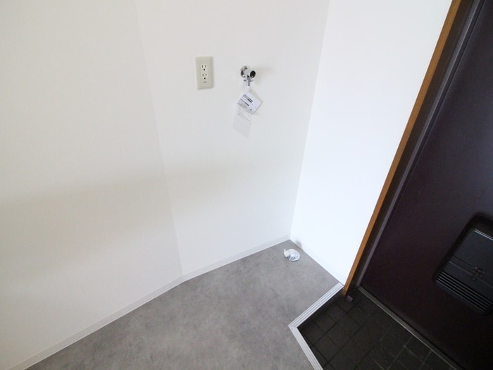 物件内観写真18　(洗濯機置場)