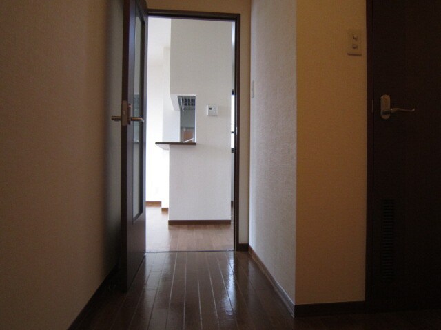 物件内観写真15　(廊下)