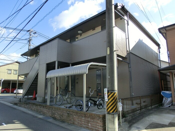 物件外観写真2　(駐輪場)