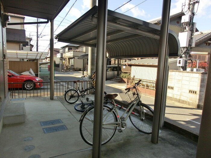 物件外観写真6　(駐輪場)