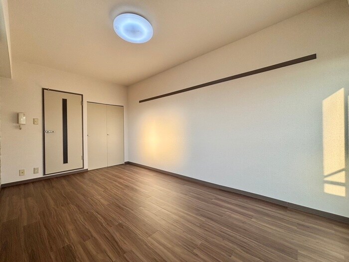 物件内観写真8　(居室)