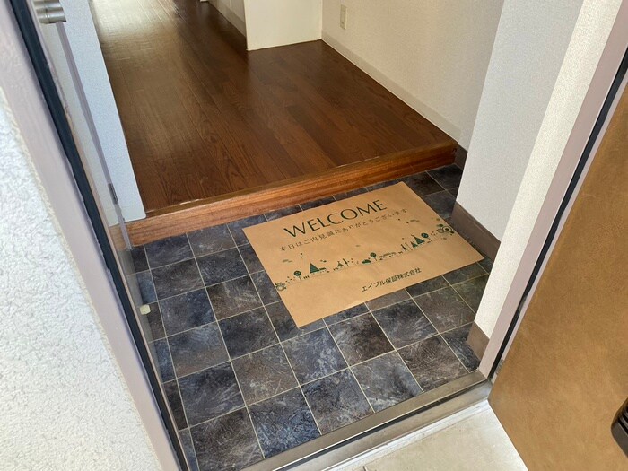 物件内観写真14　(玄関)