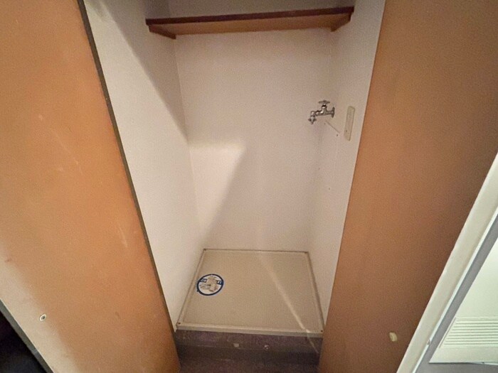 物件内観写真18　(洗濯機置場)