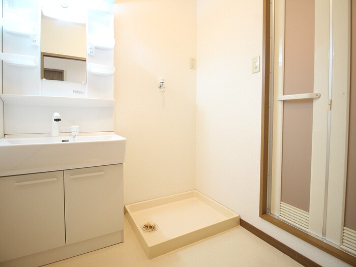 物件内観写真18　(洗濯機置場)