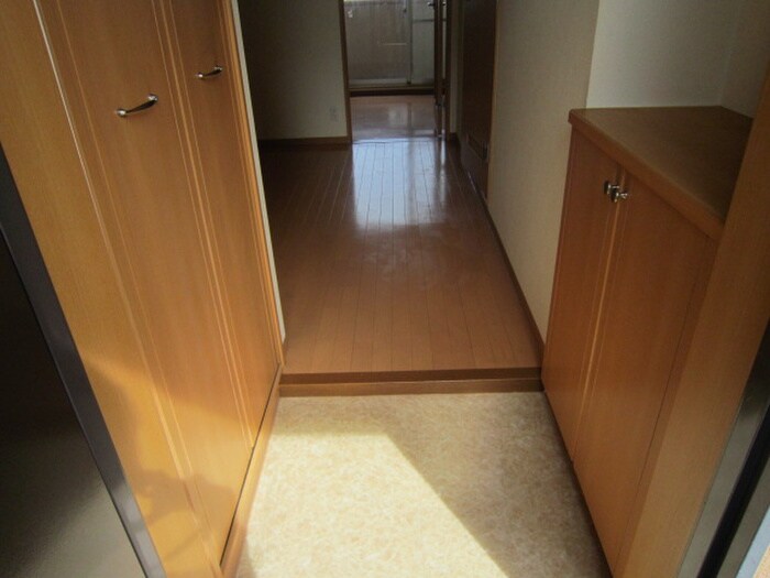 物件内観写真14　(玄関)