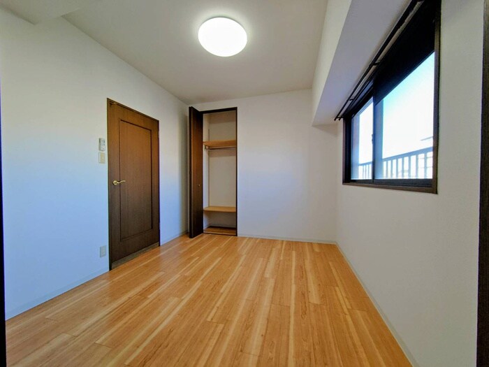 物件内観写真11　(居室)