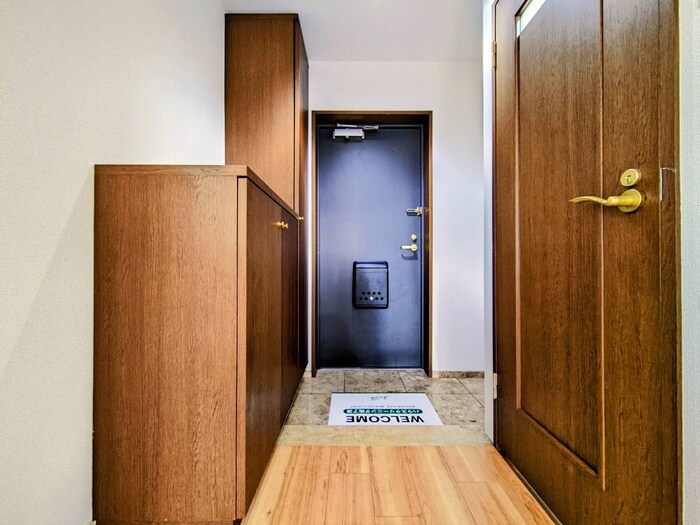 物件内観写真17　(玄関)