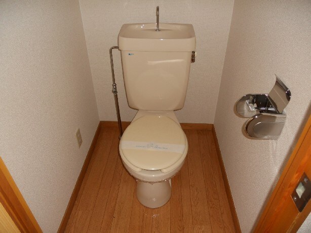 物件内観写真8　(トイレ)