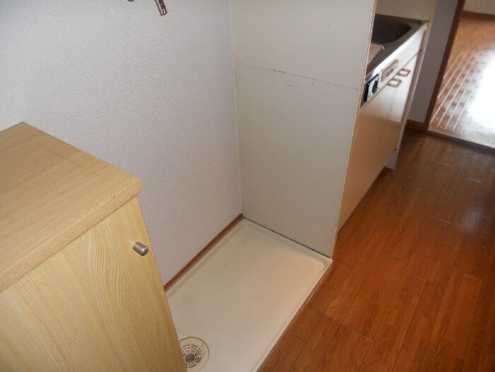 物件内観写真14　(洗濯機置場)