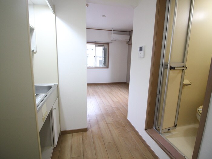 物件内観写真14　(廊下)