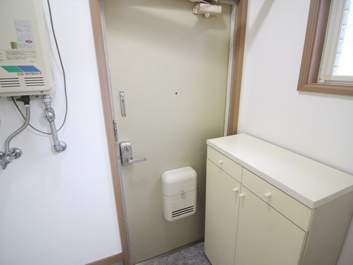 物件内観写真15　(玄関)